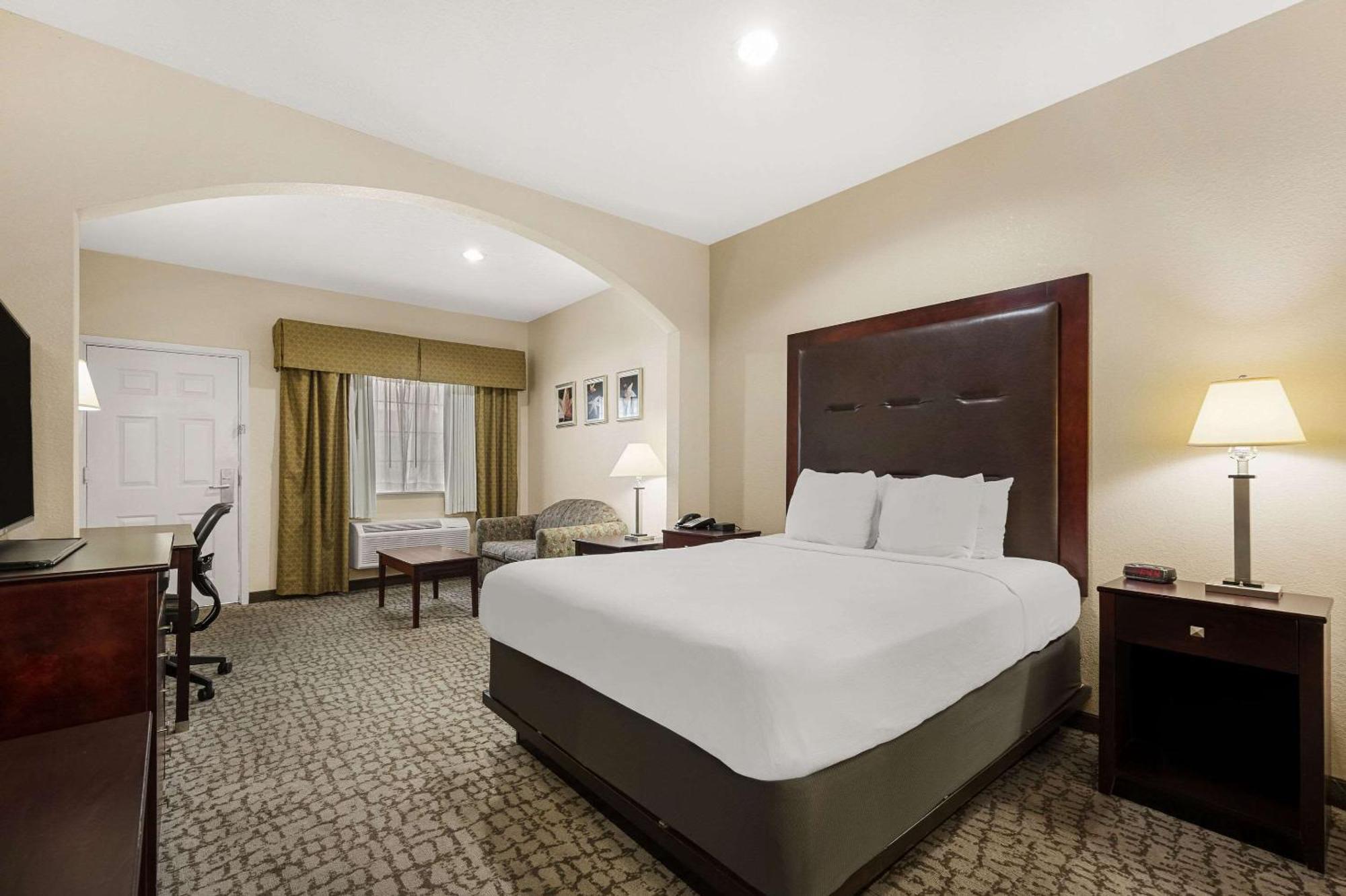 Quality Inn & Suites Houston Exterior photo